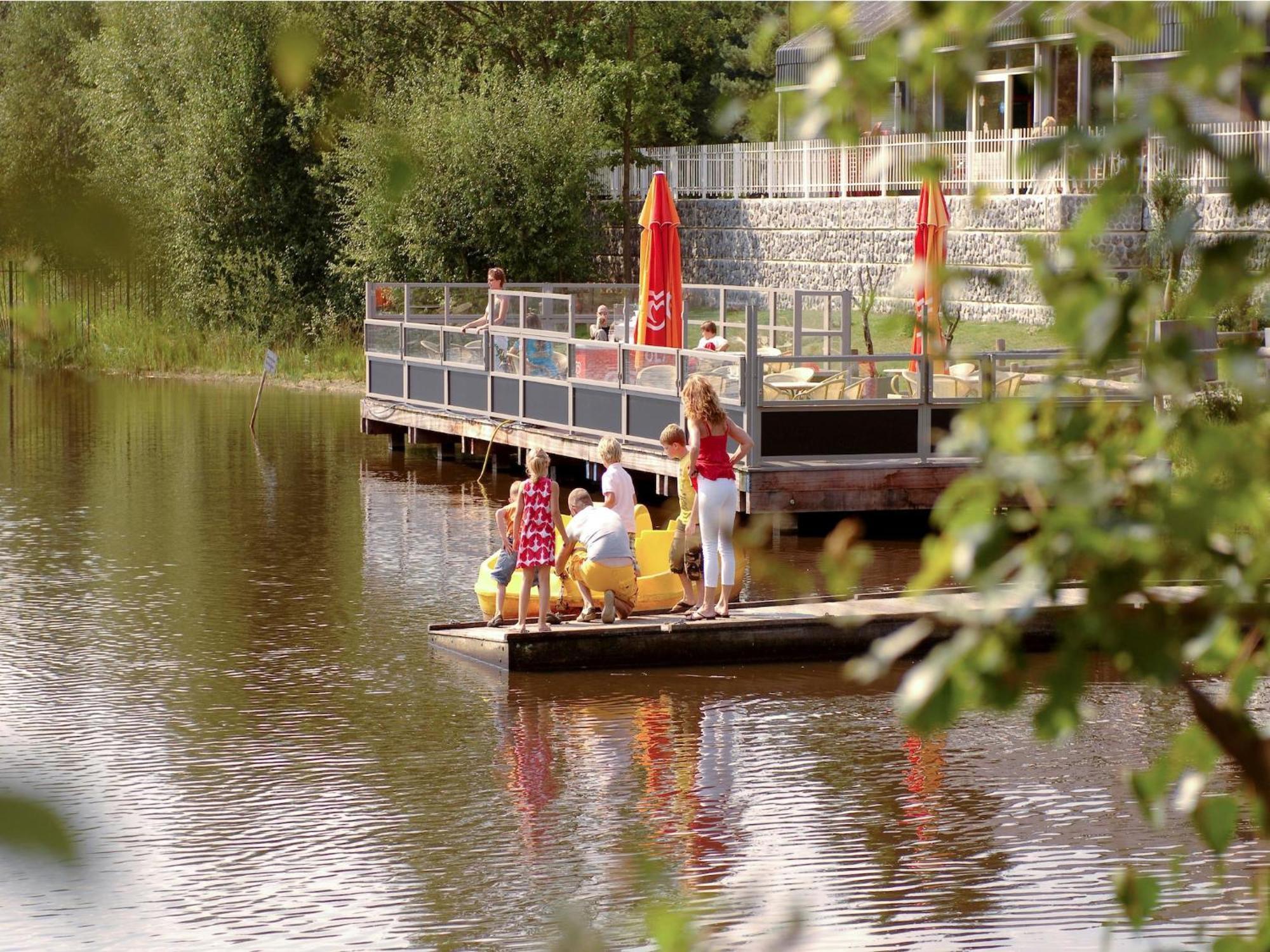 Modern Chalet With Two Bathrooms, On A Holiday Park, 12 Km From Eindhoven Mierlo Luaran gambar