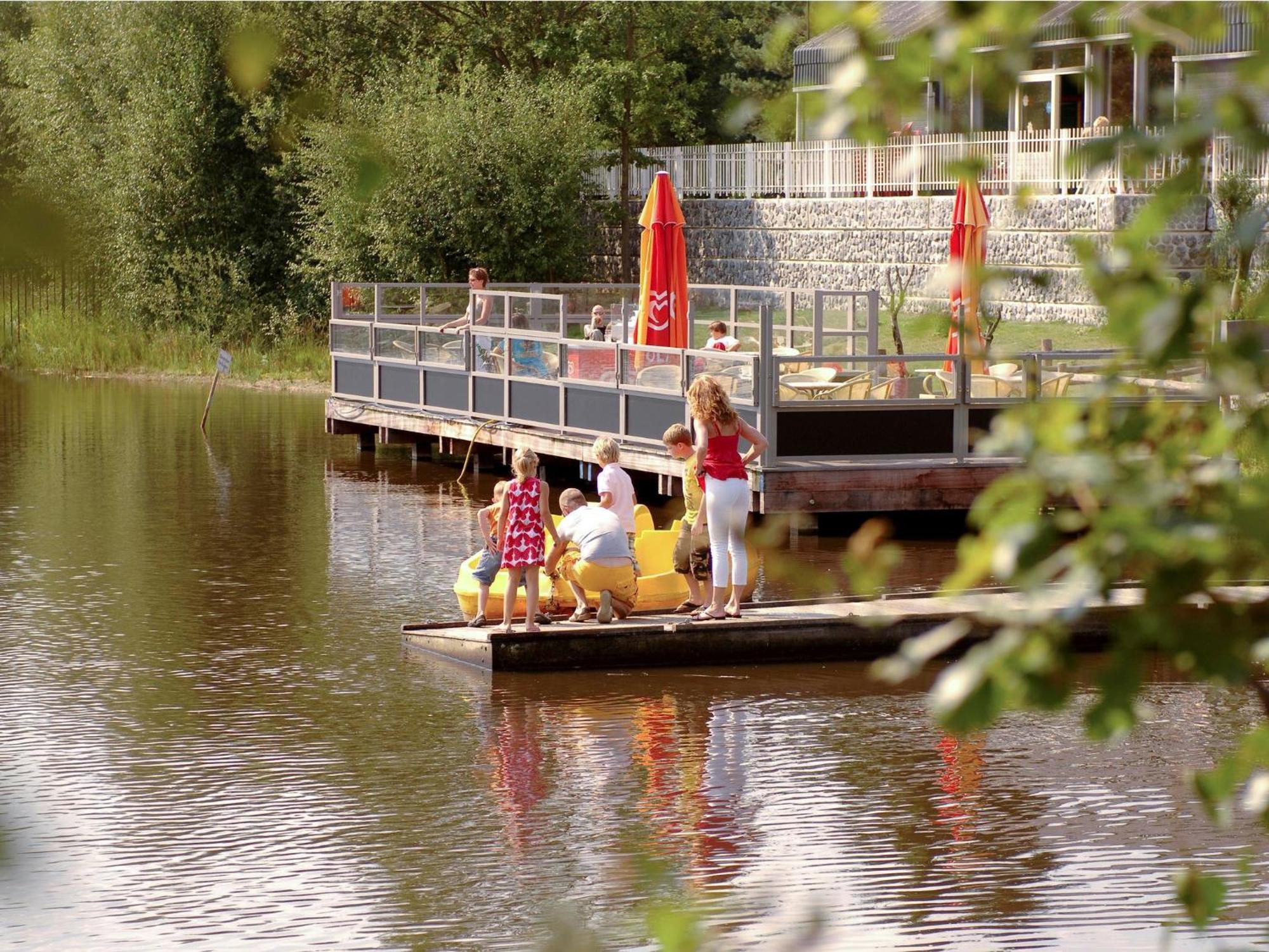Modern Chalet With Two Bathrooms, On A Holiday Park, 12 Km From Eindhoven Mierlo Luaran gambar